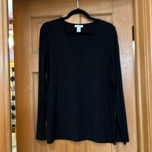 Black long sleeved tee shirt